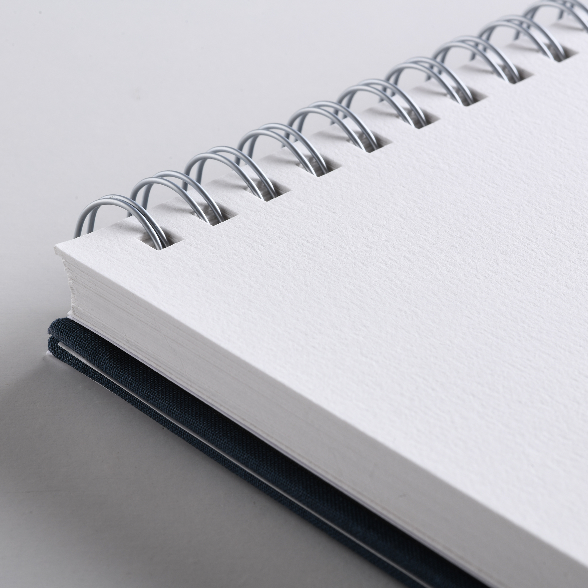 Kunstbok med spiralrygg på langside – Mixed Media, A4, 300 g/m², 28 ark, portrettformat - Bilde 2
