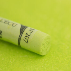 Apple Green 207 fra Sennelier, klar og frisk grønn tørrpastell til botanikk og naturillustrasjoner.