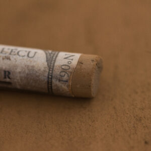 Sennelier Extra Soft tørrpastell – Bistre, ekstra myk og høypigmentert dyp brun pastellstift med varme gulbrune undertoner for kunst og tegning.