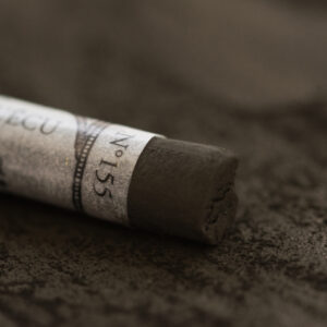 Sennelier Extra Soft Pastell Bronze Green Deep 155 – ekstra myk kunstpastell i dyp bronsegrønn tone for skygger og naturmotiver.