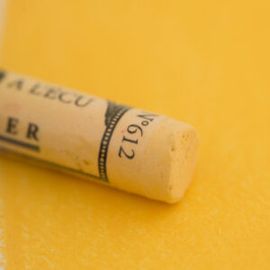 Sennelier Extra soft pastel single serie Cad. Yellow Deep 612 i varm, gylden gul tone med ekstra myk konsistens