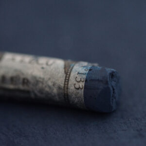 Sennelier Extra Soft tørrpastell – Indigo Blue 133 er en kunstpastell av høy kvalitet