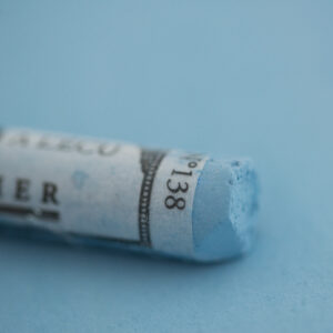 Sennelier Extra Soft Pastell Indigo Blue 138 – ekstra myk kunstpastell i dyp, blå indigo-tone for landskap, himmel og sjø.