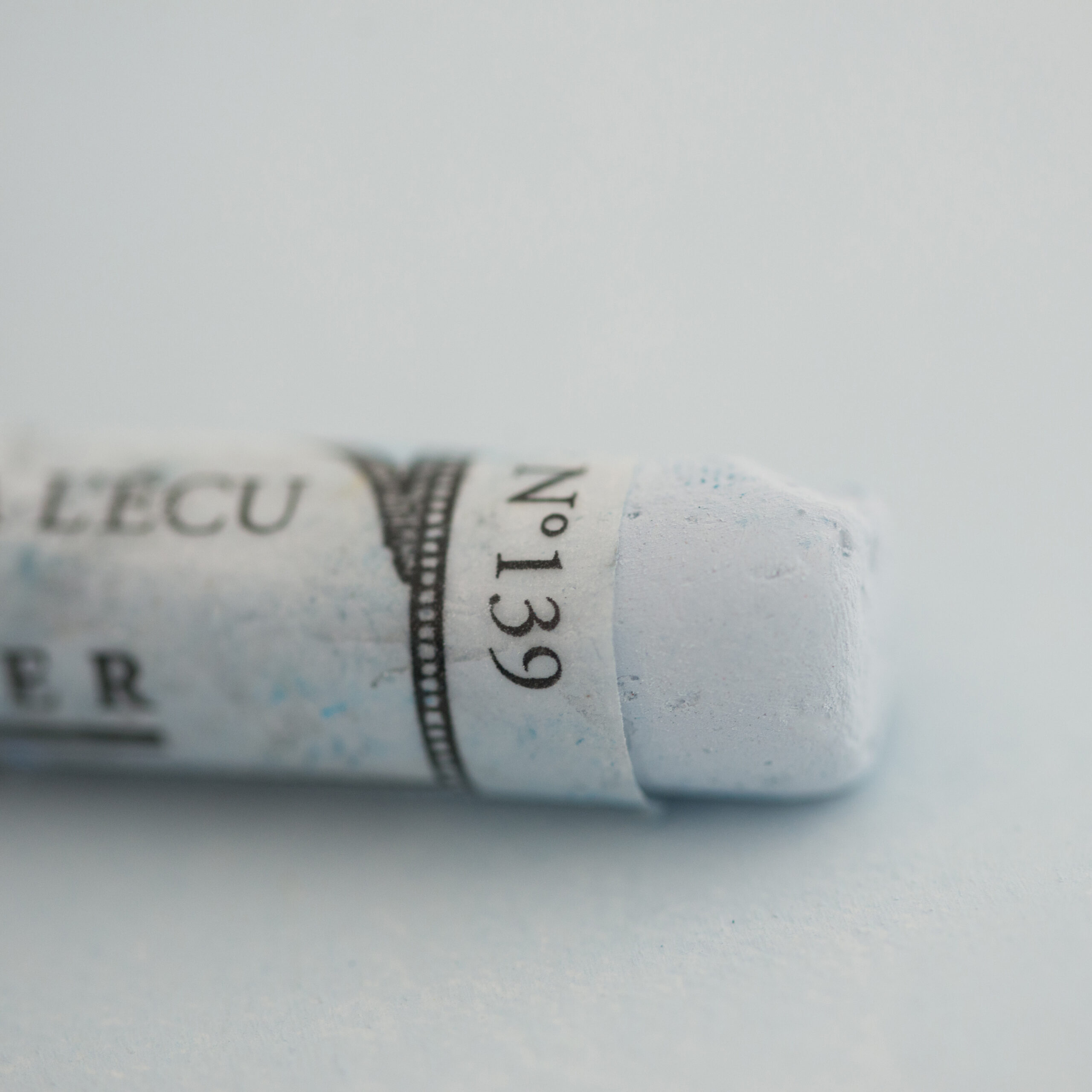 Sennelier Extra Soft tørrpastell Indigo Blue 139 – ekstra myk kunstpastell i dyp blå tone