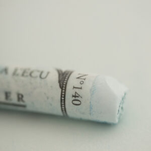 Sennelier Extra Soft Pastell Indigo Blue 140 – ekstra myk kunstpastell i dyp, blå indigo-tone for landskap, himmel og sjø.