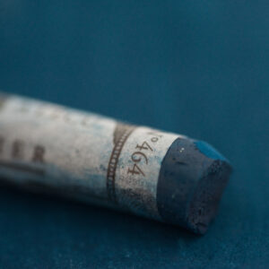 Sennelier Extra Soft tørrpastell Intense Blue 464 i mørk, intens og kjølig blå tone med ekstra myk konsistens