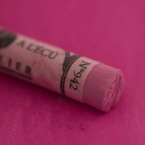 Sennelier Extra Soft tørrpastell Magenta Violet No 3, 942 i intens magenta‑lilla tone med ekstra myk konsistens