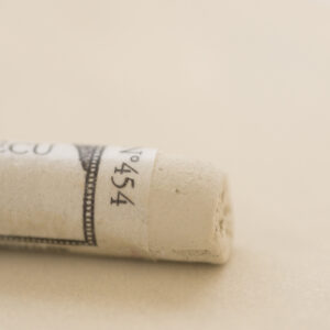 Sennelier Extra Soft tørrpastell Olive Grey 454 i mørk, varm olivengrønn-grå tone med ekstra myk konsistens