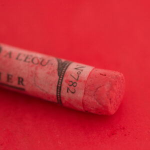 Sennelier Extra soft pastel Persian Red No3, 782 i dyp, varm rød tone med ekstra myk konsistens