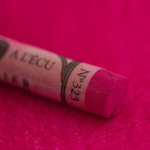 Purple Violet 323 ekstra myk pastell til blomster, portretter og skygger.