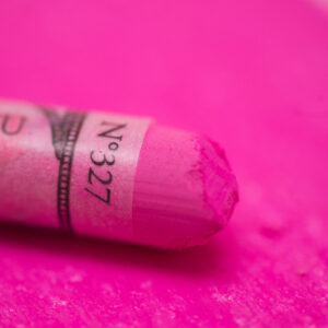 Purple Violet 327 ekstra myk pastell til blomster, portretter og skygger.