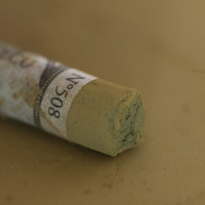 Sennelier Extra Soft tørrpastell Raw Sienna 508 i dypere, mettet gulbrun tone med ekstra myk konsistens