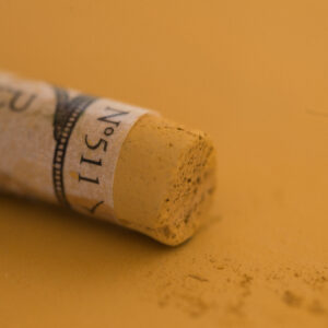 Sennelier Extra Soft tørrpastell Raw Sienna 511 i dyp, jordpreget gulbrun tone med ekstra myk konsistens