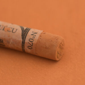 Sennelier Extra Soft tørrpastell – Red Ochre, ekstra myk og høypigmentert varm jordrød pastellstift for kunst og tegning.