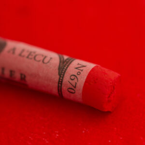Sennelier Extra soft pastel single serie Ruby Red 670 i dyp, intens rød tone med ekstra myk konsistens