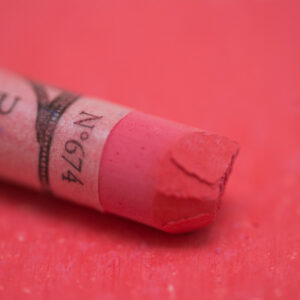 Sennelier Extra soft pastel single serie Ruby Red 674 i dyp, intens rød tone med ekstra myk konsistens