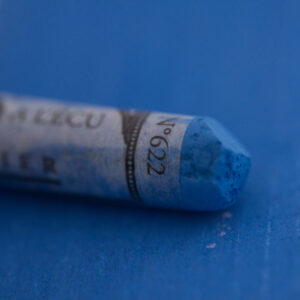 Sennelier Extra soft pastel single serie Sapphire Blue 622 i intens, klar blå tone med ekstra myk konsistens