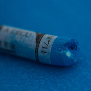 Sennelier Extra soft pastel Steel Blue No2 711 i middels lys, kald blå tone med subtilt grått preg og ekstra myk konsistens