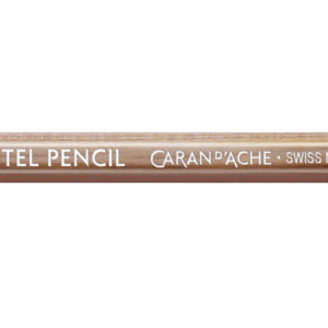 Caran d’Ache pastellblyant i fargen Dark Carmine, vist som enkeltblyant