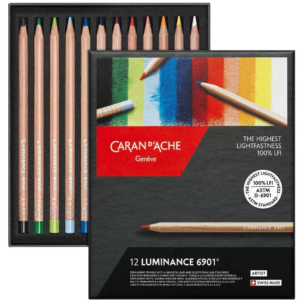 Caran d’Ache Luminance 6901 fargeblyanter i bruk på tegning